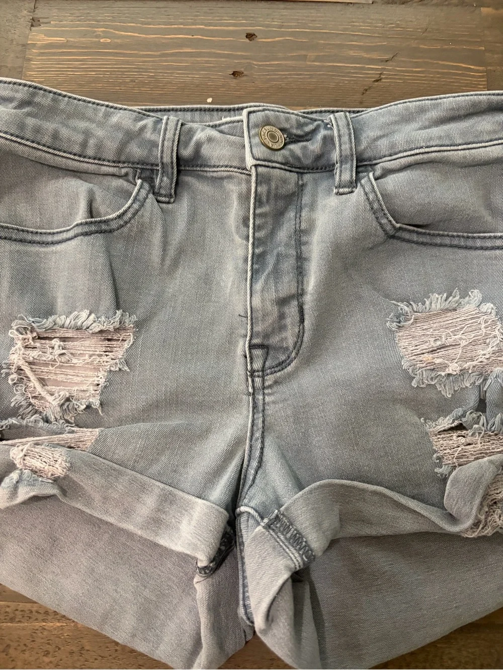 PacSun Bullhead Women’s Distressed Denim Shorts Size 26 Light Wash Cuffed